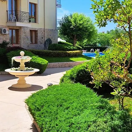 Patrick's - Royal Bay Apartment Sveti Vlas